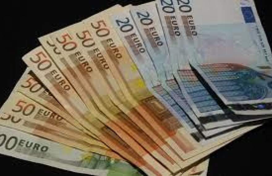 توقف عرضه یورو در صرافی ها