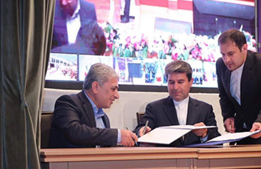 بانک ملی ایران و استاندار آذربایجان غربی تفاهمنامه همکاری امضا کردند